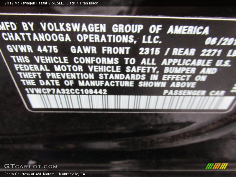 Black / Titan Black 2012 Volkswagen Passat 2.5L SEL