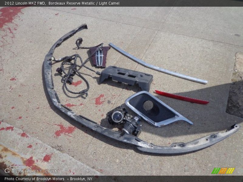 Bordeaux Reserve Metallic / Light Camel 2012 Lincoln MKZ FWD