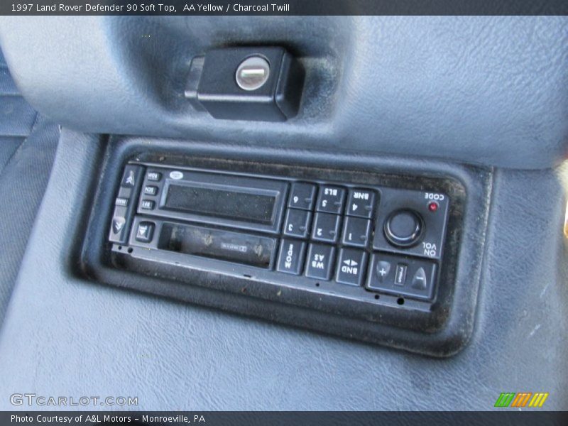 Audio System of 1997 Defender 90 Soft Top