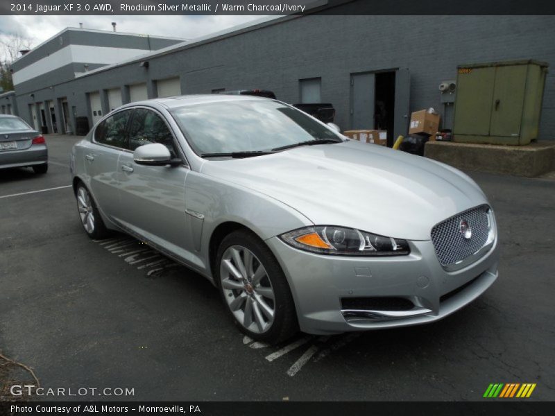 Front 3/4 View of 2014 XF 3.0 AWD