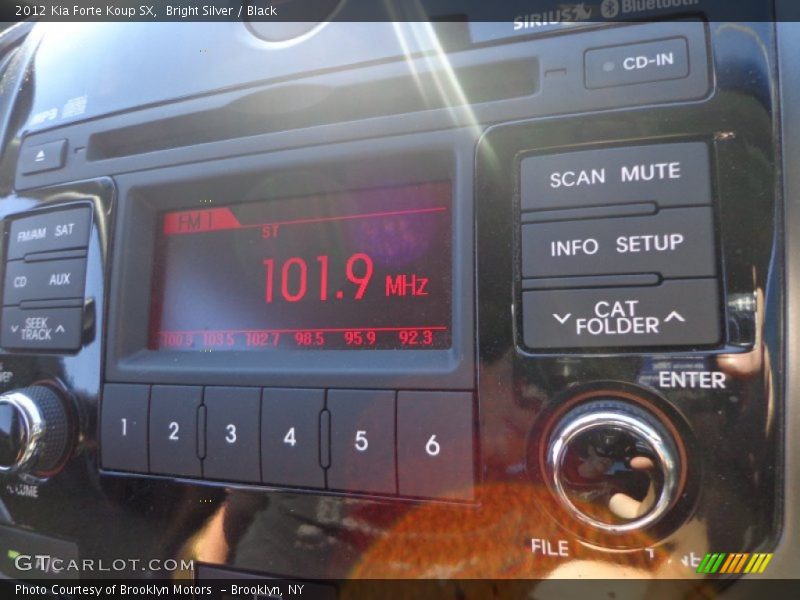 Bright Silver / Black 2012 Kia Forte Koup SX