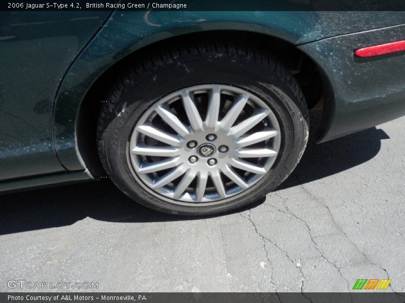 British Racing Green / Champagne 2006 Jaguar S-Type 4.2