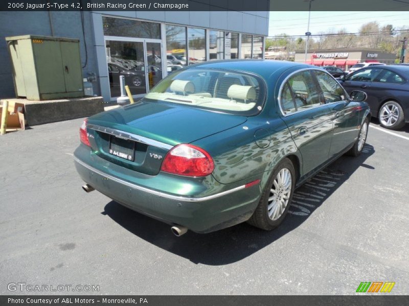 British Racing Green / Champagne 2006 Jaguar S-Type 4.2