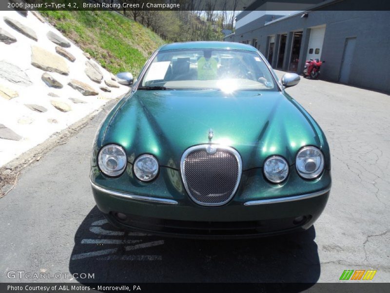 British Racing Green / Champagne 2006 Jaguar S-Type 4.2