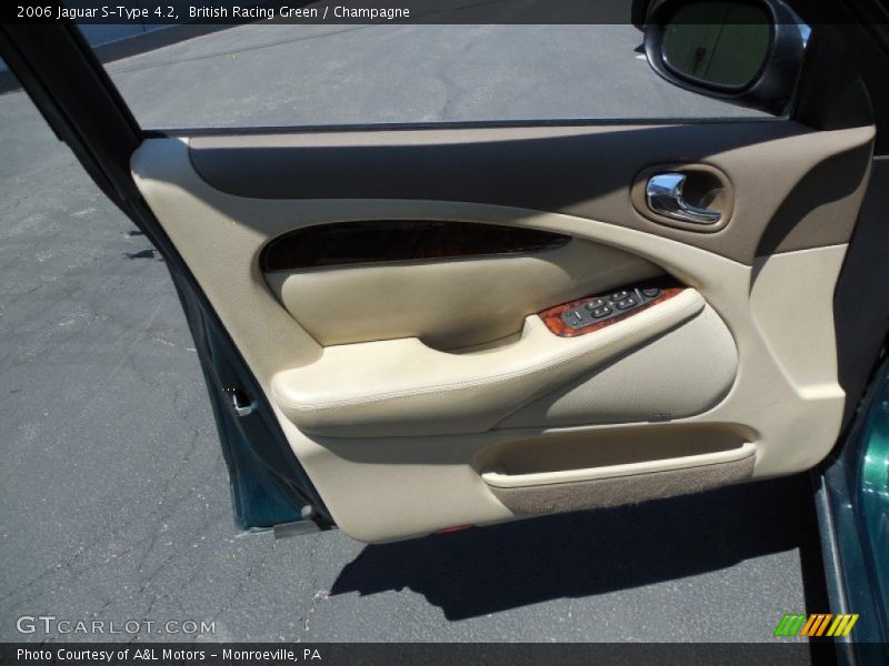 British Racing Green / Champagne 2006 Jaguar S-Type 4.2