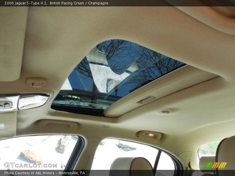 British Racing Green / Champagne 2006 Jaguar S-Type 4.2