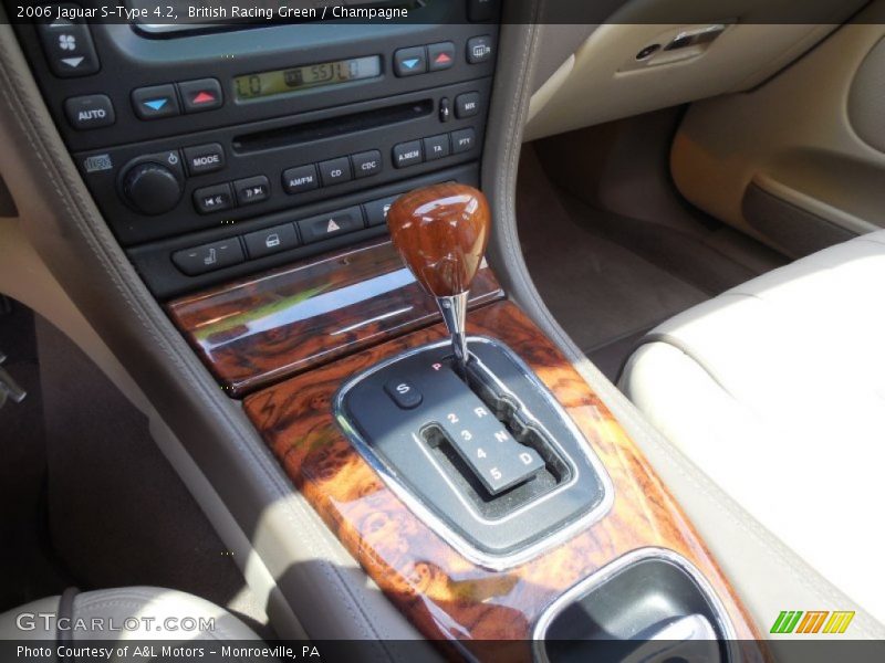 British Racing Green / Champagne 2006 Jaguar S-Type 4.2
