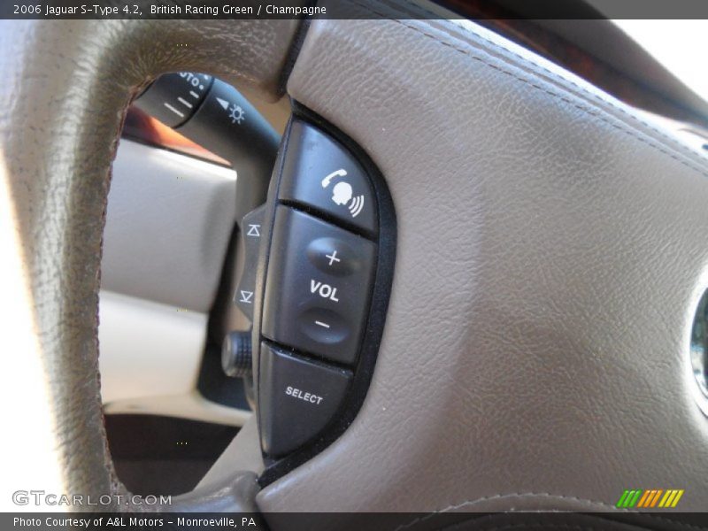 British Racing Green / Champagne 2006 Jaguar S-Type 4.2