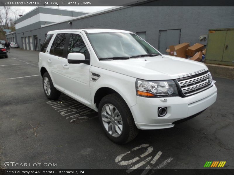 Fuji White / Ebony 2014 Land Rover LR2 HSE 4x4