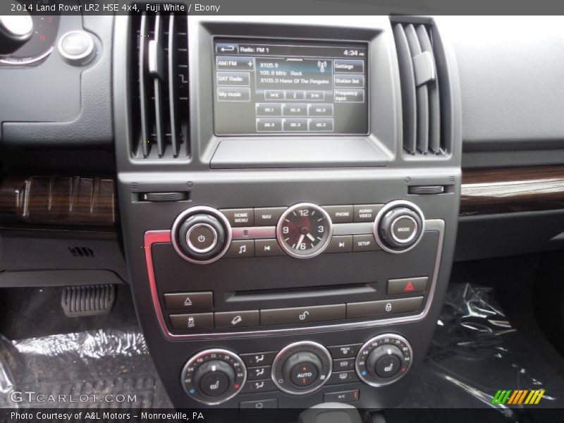 Fuji White / Ebony 2014 Land Rover LR2 HSE 4x4