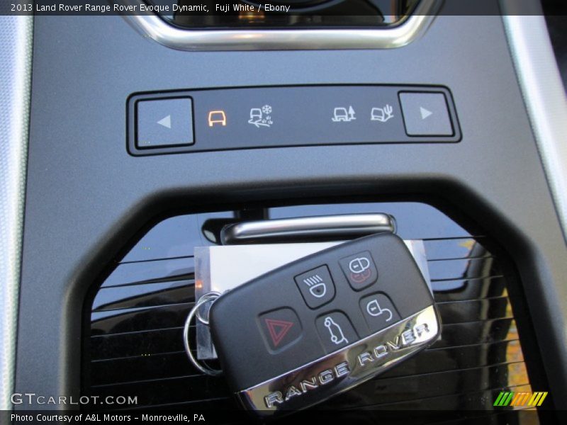 Fuji White / Ebony 2013 Land Rover Range Rover Evoque Dynamic