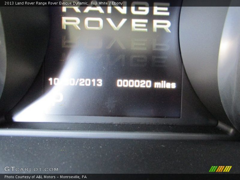 Fuji White / Ebony 2013 Land Rover Range Rover Evoque Dynamic