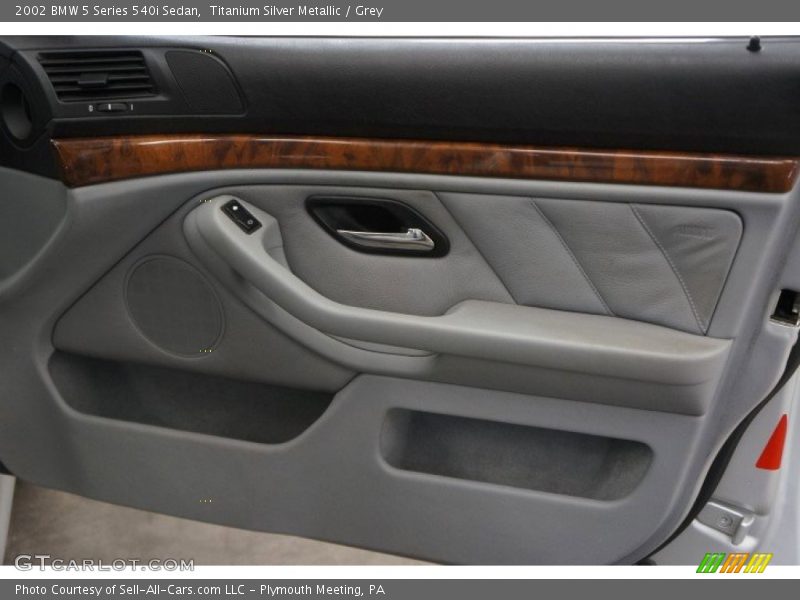 Door Panel of 2002 5 Series 540i Sedan
