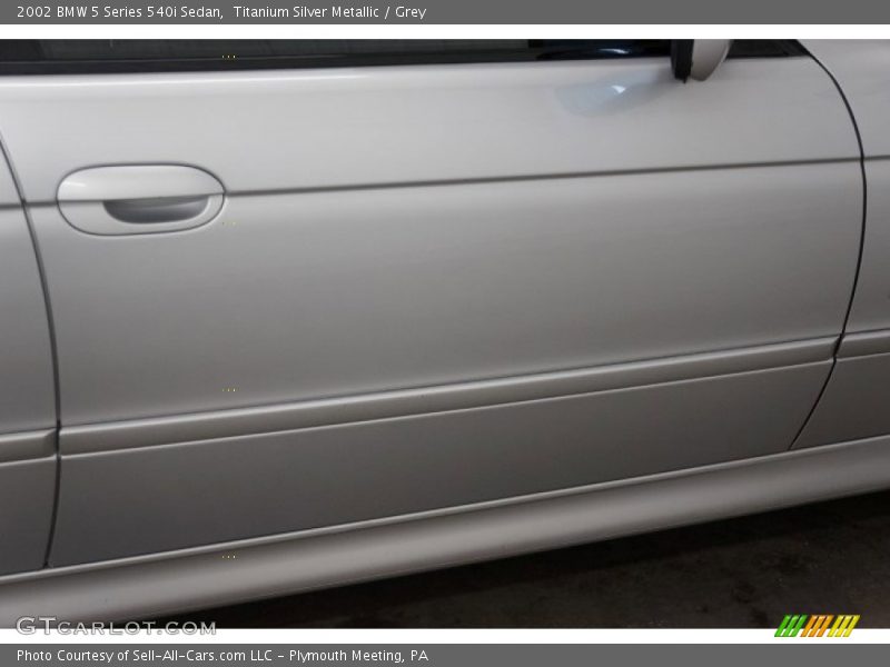 Titanium Silver Metallic / Grey 2002 BMW 5 Series 540i Sedan