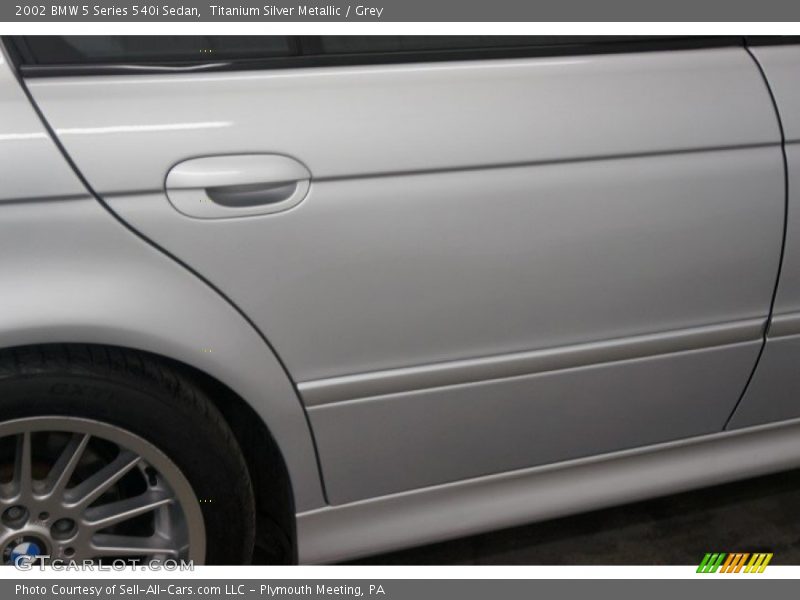 Titanium Silver Metallic / Grey 2002 BMW 5 Series 540i Sedan