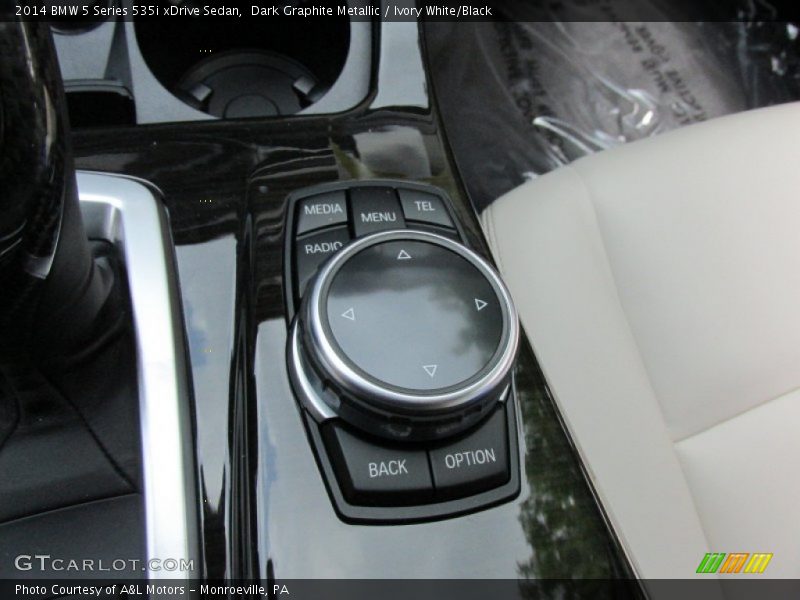 Dark Graphite Metallic / Ivory White/Black 2014 BMW 5 Series 535i xDrive Sedan