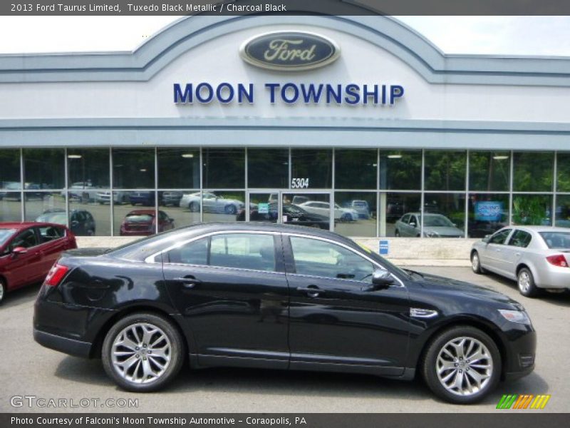 Tuxedo Black Metallic / Charcoal Black 2013 Ford Taurus Limited