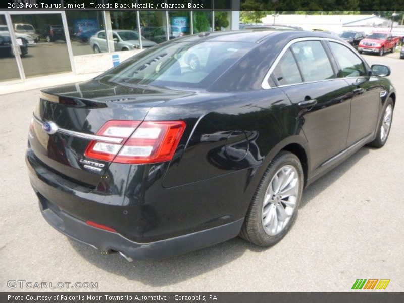 Tuxedo Black Metallic / Charcoal Black 2013 Ford Taurus Limited
