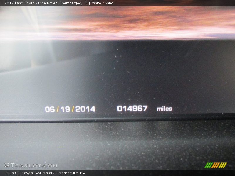 Fuji White / Sand 2012 Land Rover Range Rover Supercharged