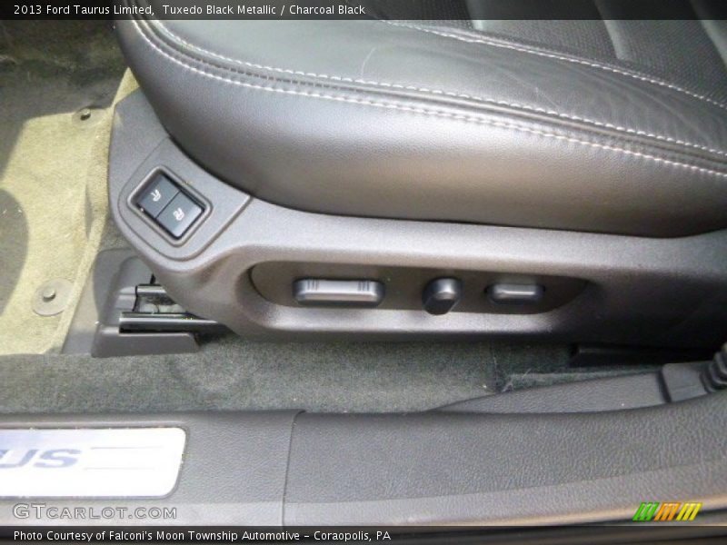 Tuxedo Black Metallic / Charcoal Black 2013 Ford Taurus Limited