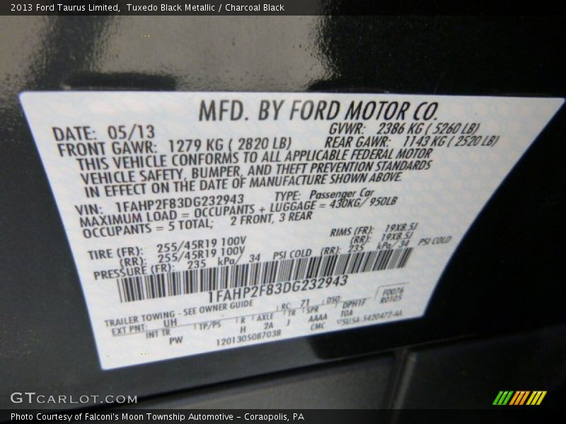 Tuxedo Black Metallic / Charcoal Black 2013 Ford Taurus Limited