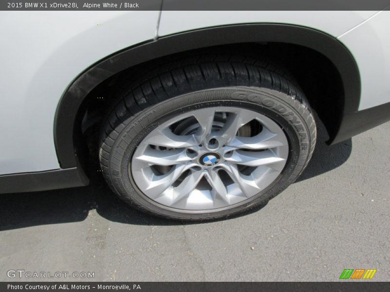 Alpine White / Black 2015 BMW X1 xDrive28i