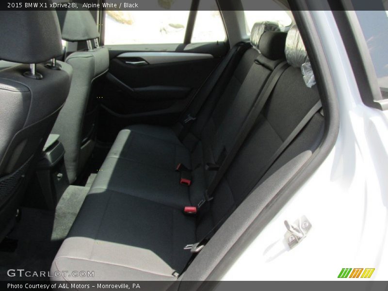 Alpine White / Black 2015 BMW X1 xDrive28i
