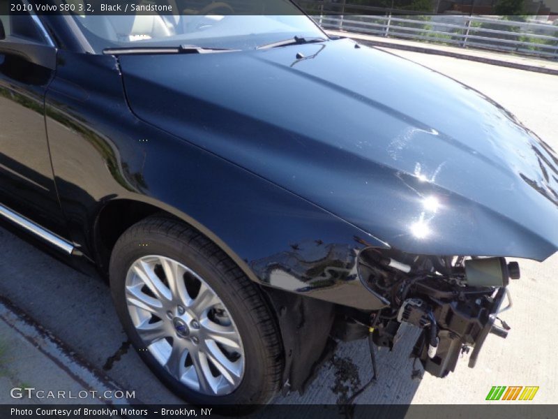 Black / Sandstone 2010 Volvo S80 3.2