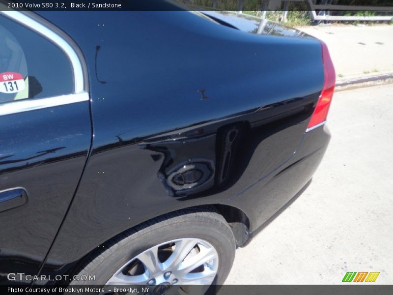 Black / Sandstone 2010 Volvo S80 3.2