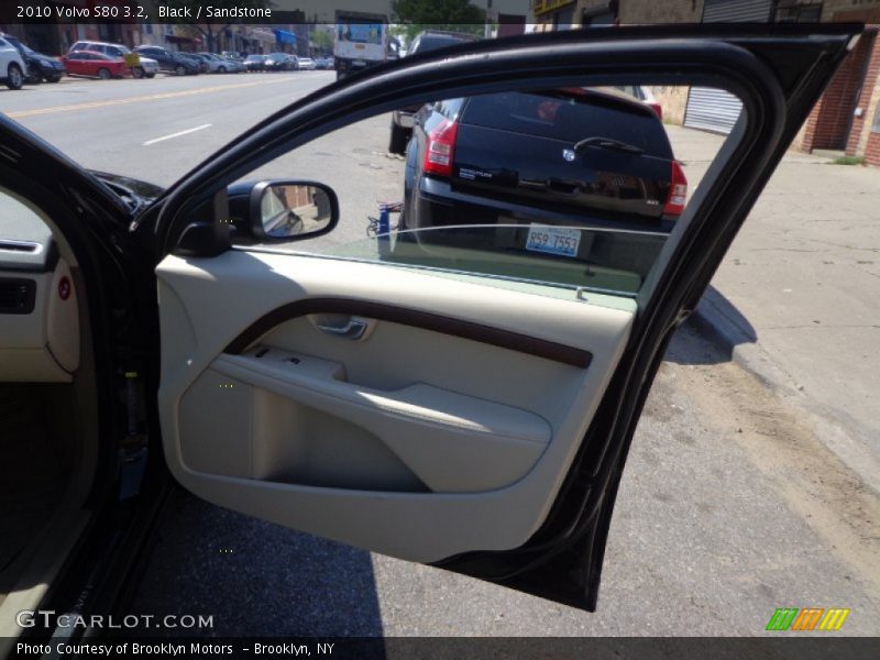 Black / Sandstone 2010 Volvo S80 3.2