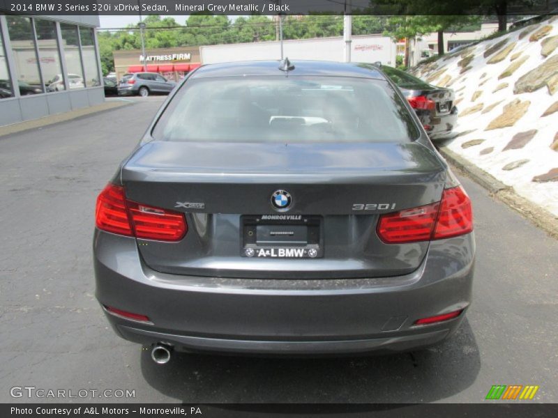 Mineral Grey Metallic / Black 2014 BMW 3 Series 320i xDrive Sedan