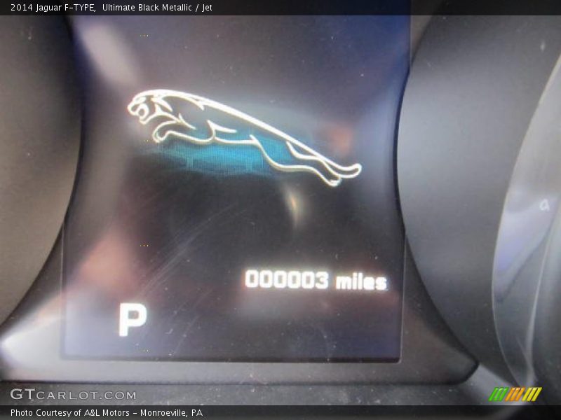 Ultimate Black Metallic / Jet 2014 Jaguar F-TYPE