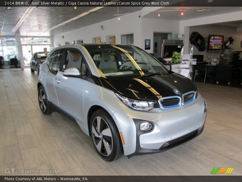 Front 3/4 View of 2014 i3 
