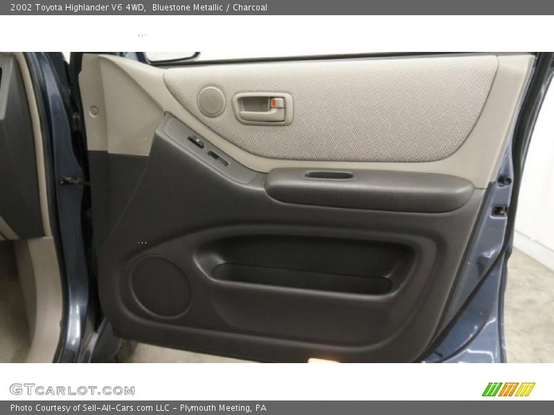 Bluestone Metallic / Charcoal 2002 Toyota Highlander V6 4WD