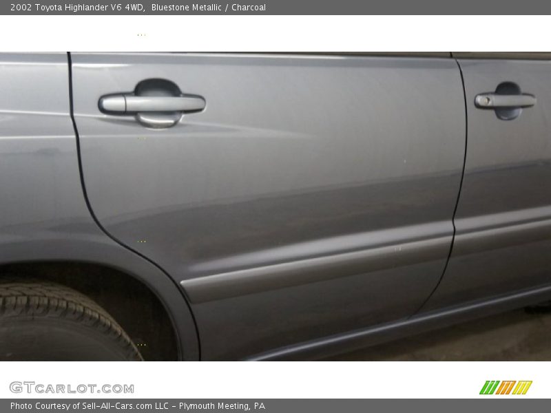 Bluestone Metallic / Charcoal 2002 Toyota Highlander V6 4WD