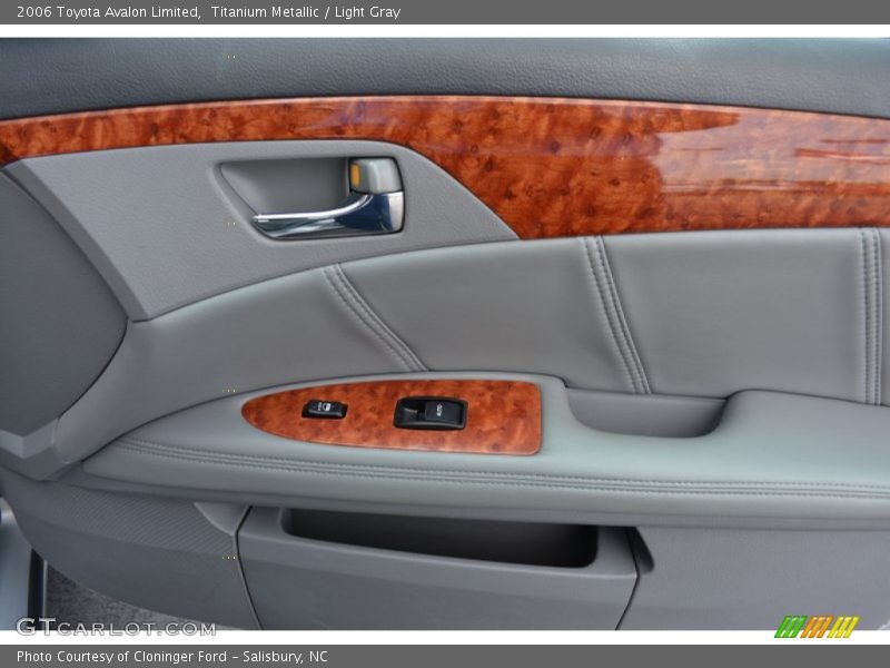 Titanium Metallic / Light Gray 2006 Toyota Avalon Limited