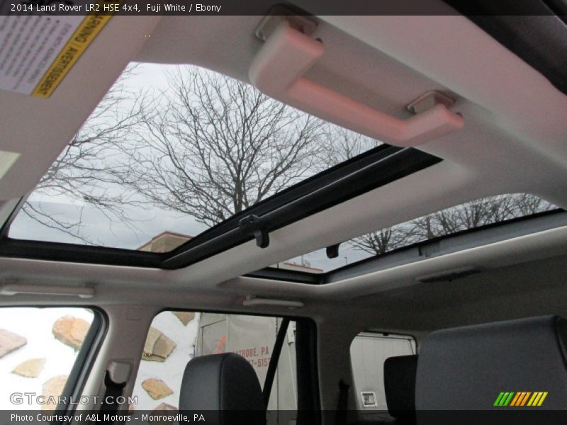 Fuji White / Ebony 2014 Land Rover LR2 HSE 4x4