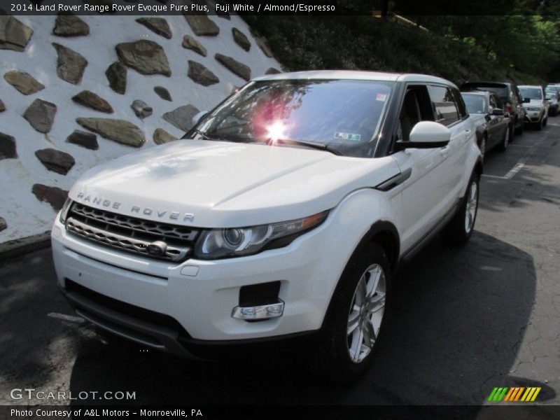 Fuji White / Almond/Espresso 2014 Land Rover Range Rover Evoque Pure Plus