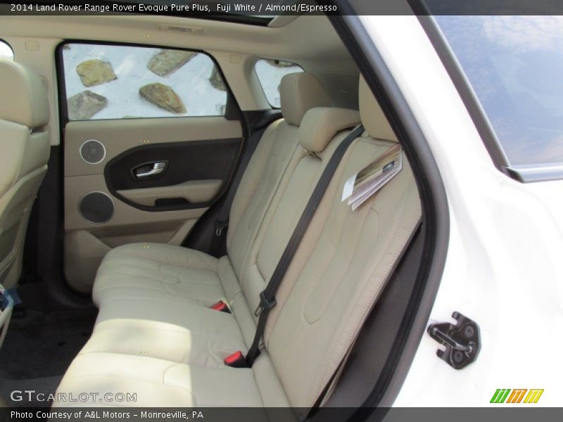 Fuji White / Almond/Espresso 2014 Land Rover Range Rover Evoque Pure Plus