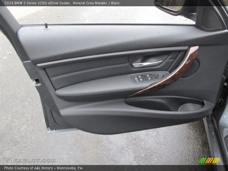 Door Panel of 2014 3 Series 328d xDrive Sedan