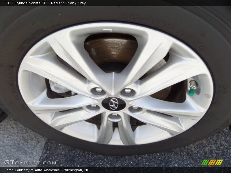 Radiant Silver / Gray 2013 Hyundai Sonata GLS