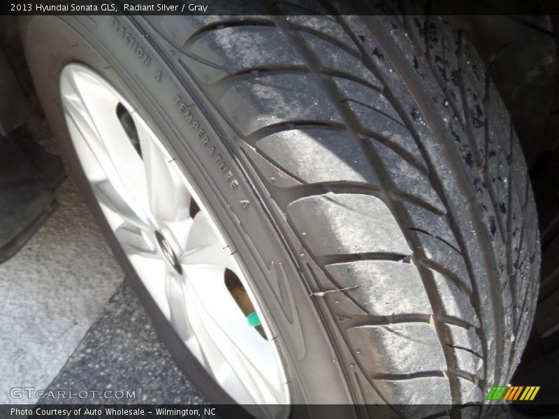 Radiant Silver / Gray 2013 Hyundai Sonata GLS