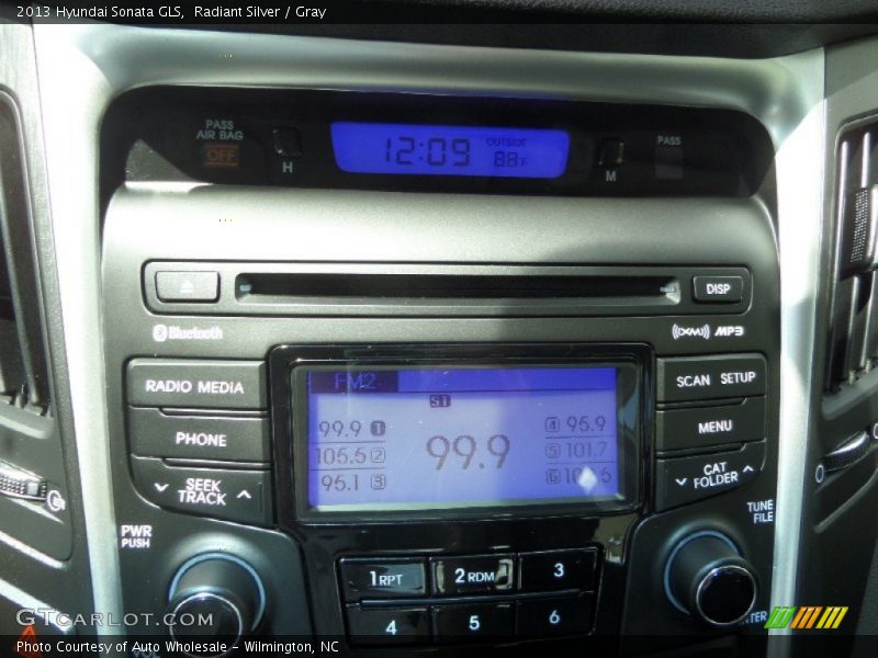Radiant Silver / Gray 2013 Hyundai Sonata GLS
