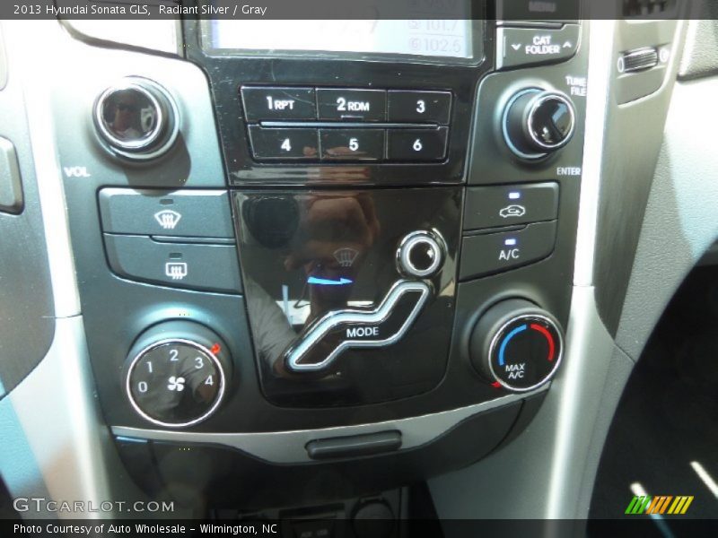 Radiant Silver / Gray 2013 Hyundai Sonata GLS