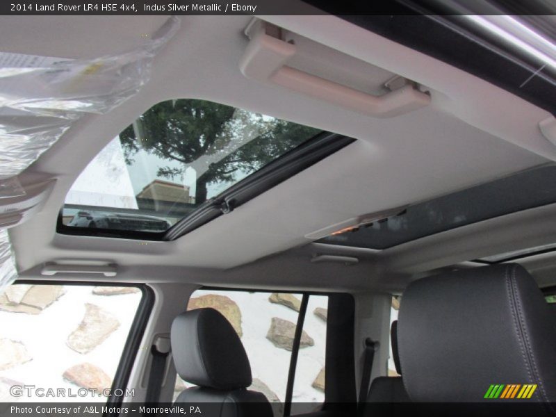 Sunroof of 2014 LR4 HSE 4x4