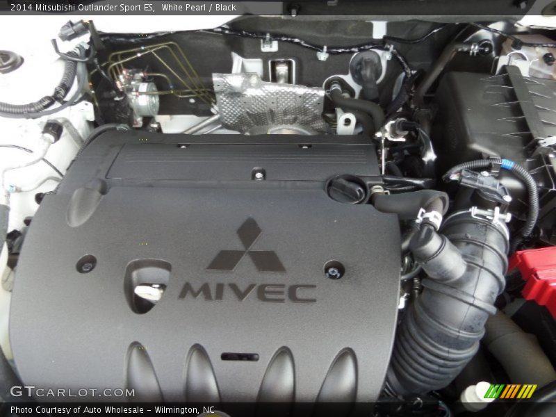 White Pearl / Black 2014 Mitsubishi Outlander Sport ES