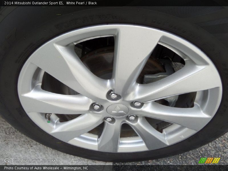 White Pearl / Black 2014 Mitsubishi Outlander Sport ES
