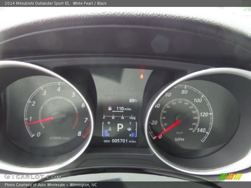 White Pearl / Black 2014 Mitsubishi Outlander Sport ES