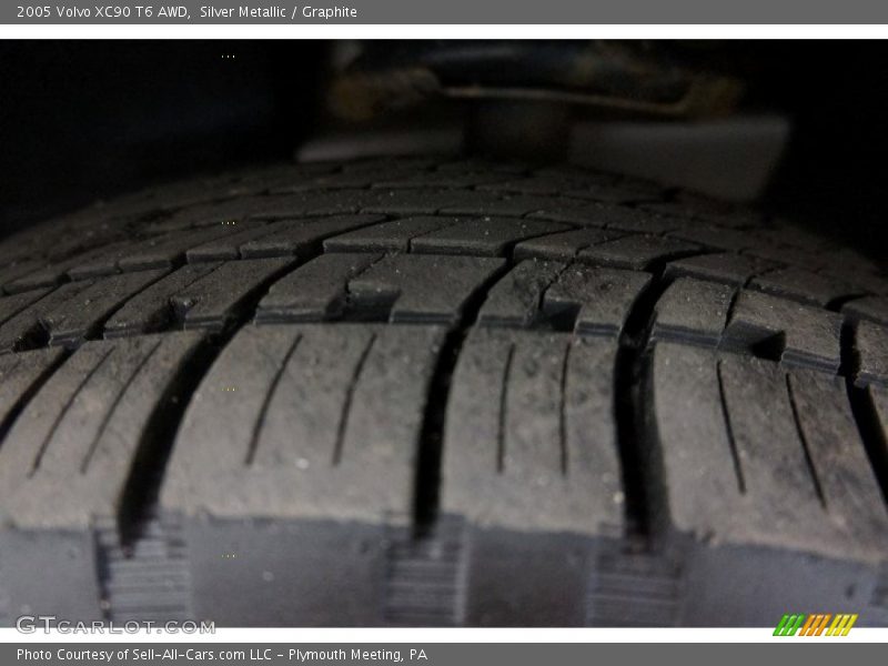 Silver Metallic / Graphite 2005 Volvo XC90 T6 AWD