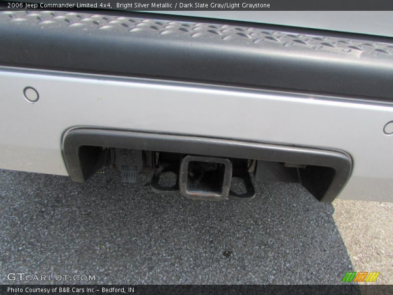 Bright Silver Metallic / Dark Slate Gray/Light Graystone 2006 Jeep Commander Limited 4x4